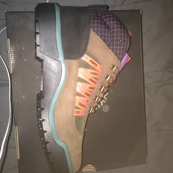 Timberland Shoes - Timberland field boot/ beef&broccoli. Staple